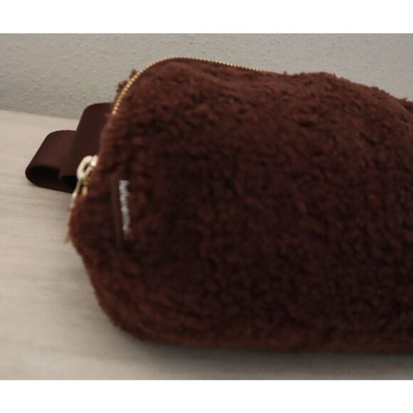 Lululemon LU9B18S Women's O/S Brown/Gold Everywhere Belt Bag *Fleece - Picture 11 of 16